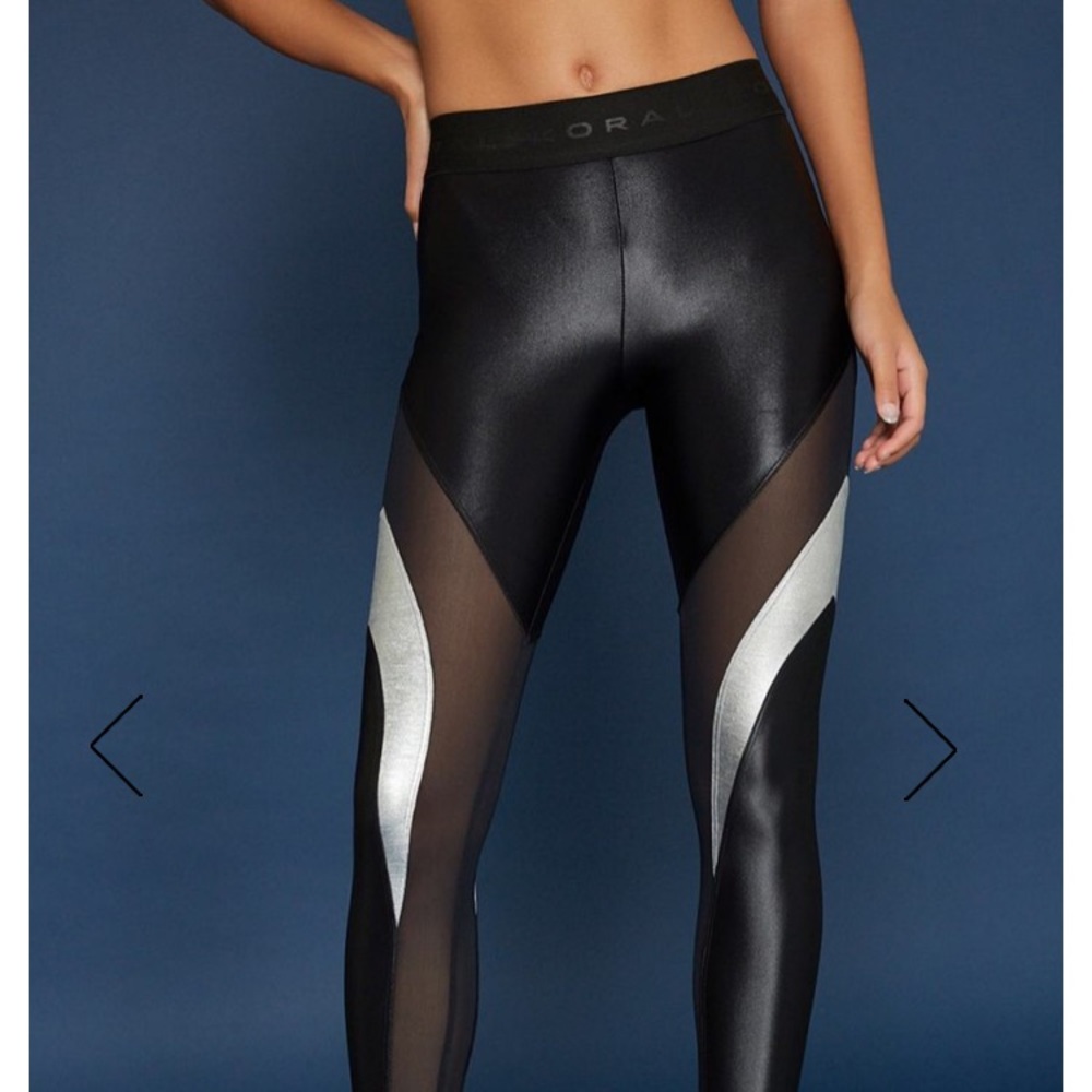 KORAL FAME HIGH RISE LEGGING IN SIZE SMALL